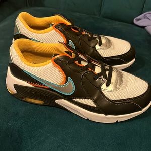 Nike Airmax Excee Size 2.5